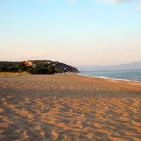 Aktaion Resort Gythio Ngoại thất bức ảnh
