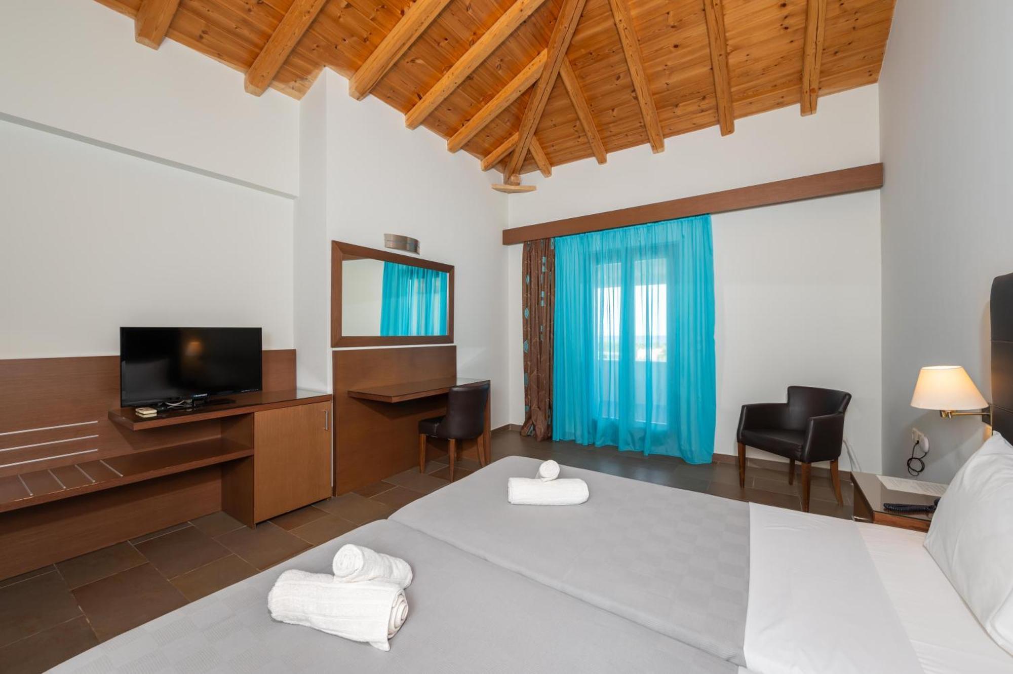 Aktaion Resort Gythio Ngoại thất bức ảnh